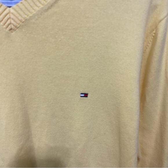 Tommy Hilfiger Yellow Cotton V Neck Pullover Sweater - Picture 2 of 5